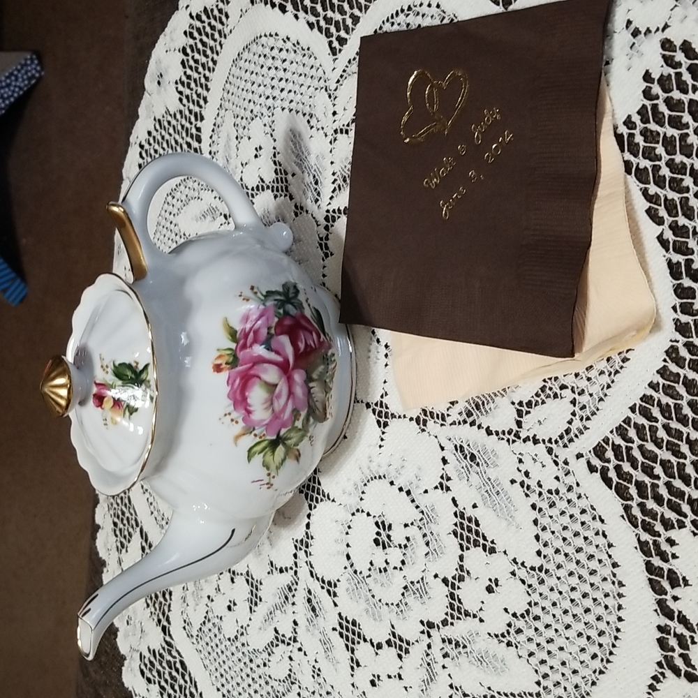 Vintage  Tea pot. - Picture 2 of 9